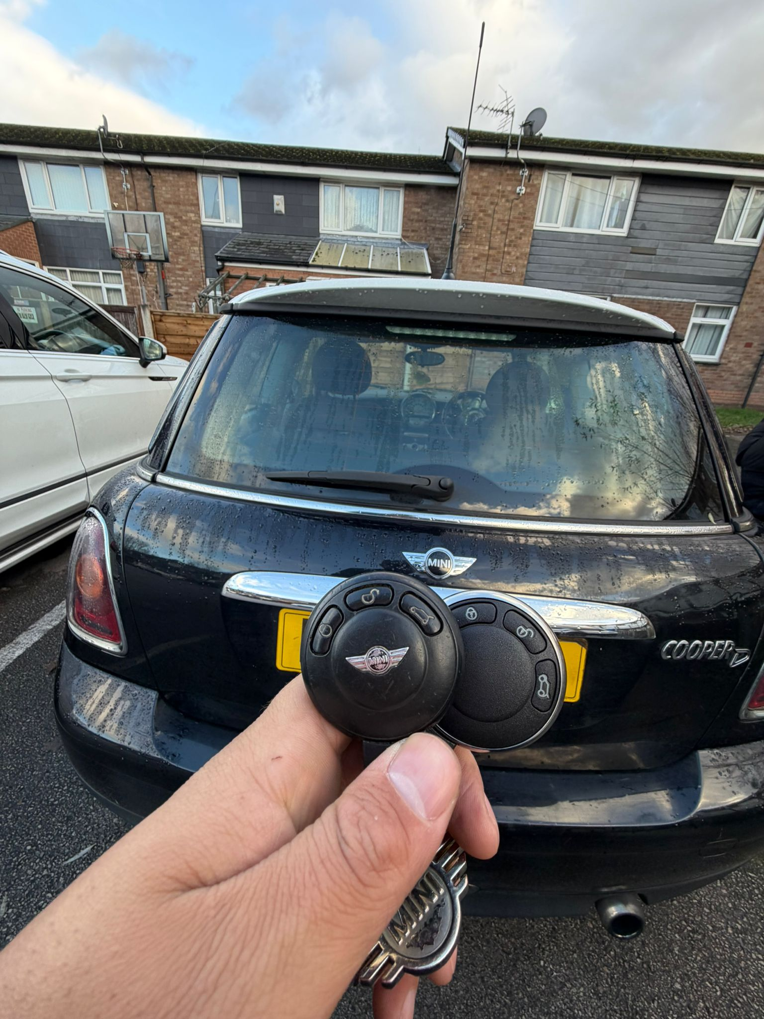 Auto locksmith Manchester — smart key programmed same afternoon, Didsbury