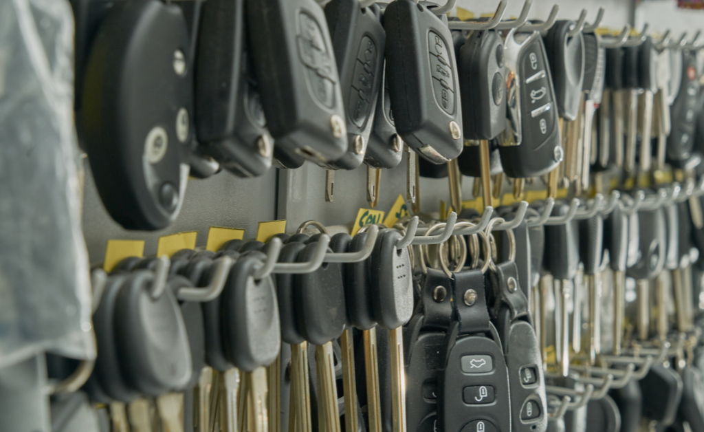 can locksmiths program modern car keys
