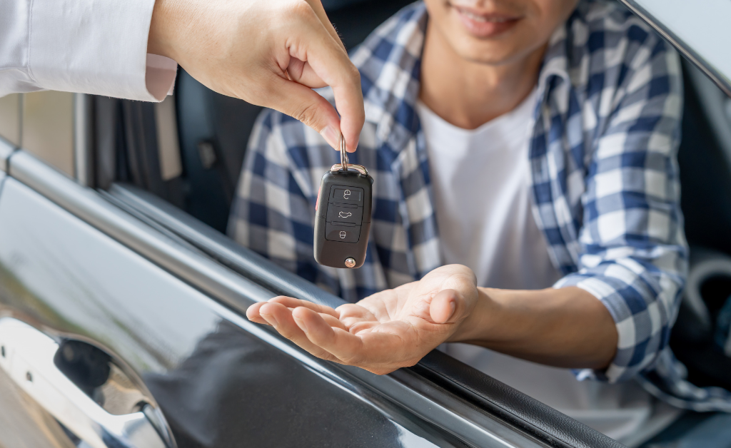 what factors affect car key replacement cost