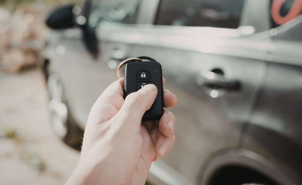 what to do if your car key breaks in the lock