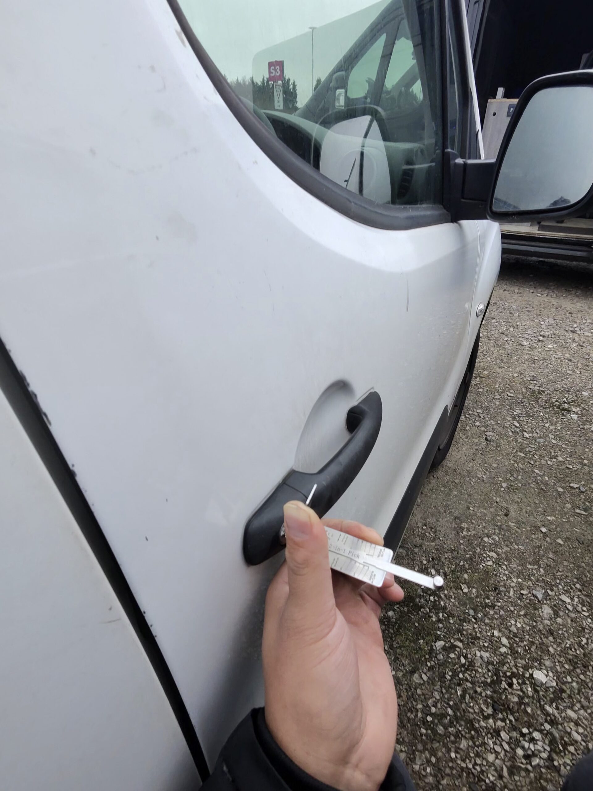 Real Manchester Airport car key replacement locksmith job